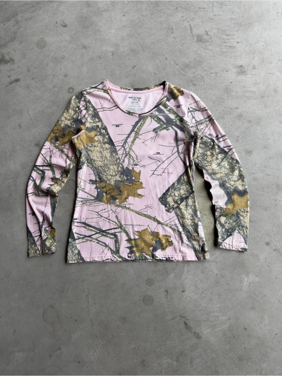 Mossy Oak Tops - Y2K Women’s Cropped Mossy Oak Camo Long Sleeve T Shirt